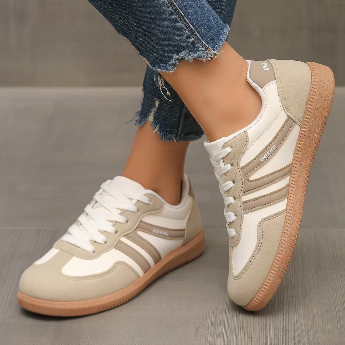 Ada | Wide-Fit Suede Lace-Up Women Orthopedic Sneaker