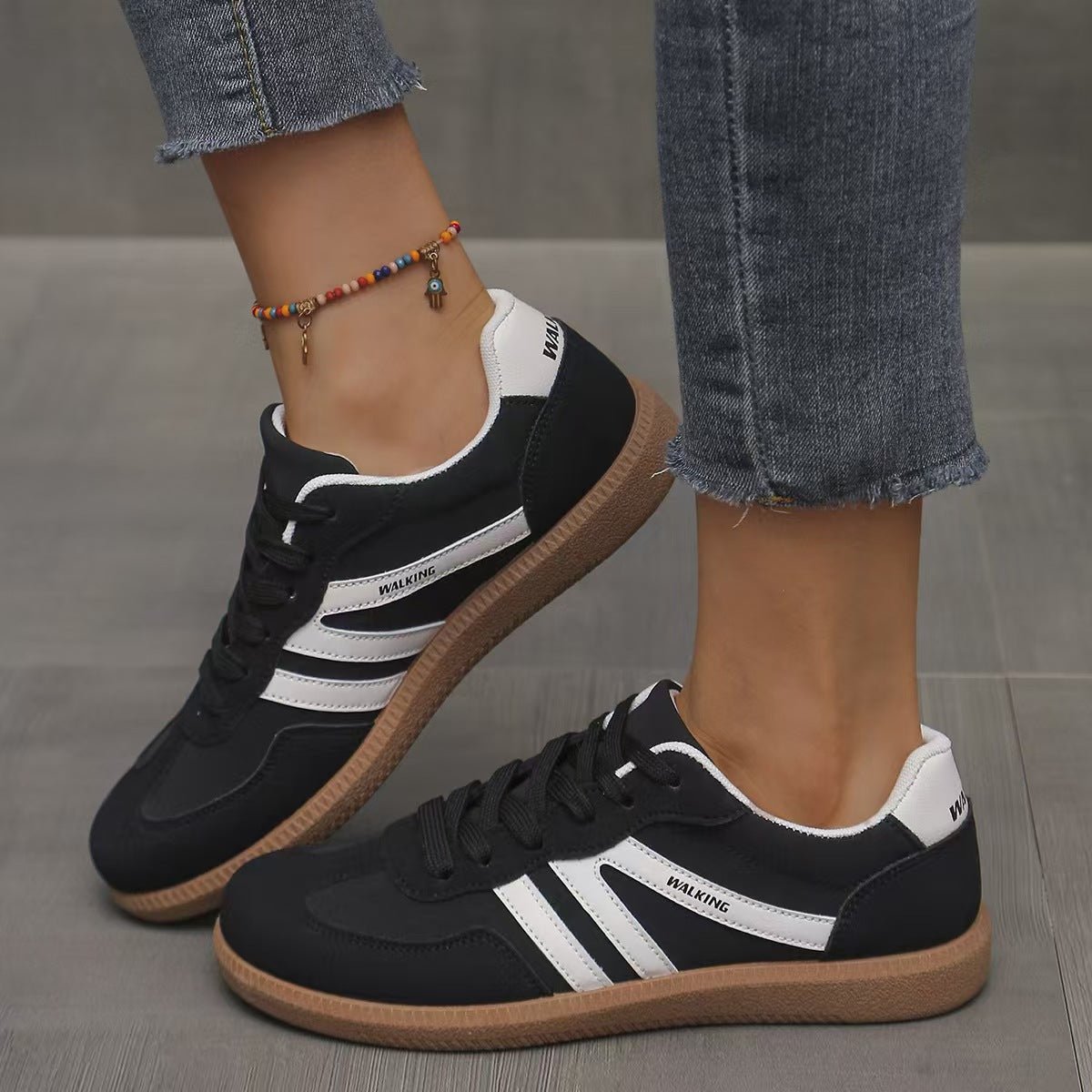 Ada | Wide-Fit Suede Lace-Up Women Orthopedic Sneaker