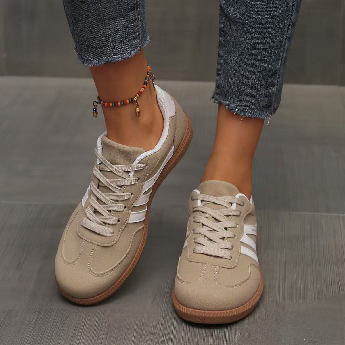 Ada | Wide-Fit Suede Lace-Up Women Orthopedic Sneaker